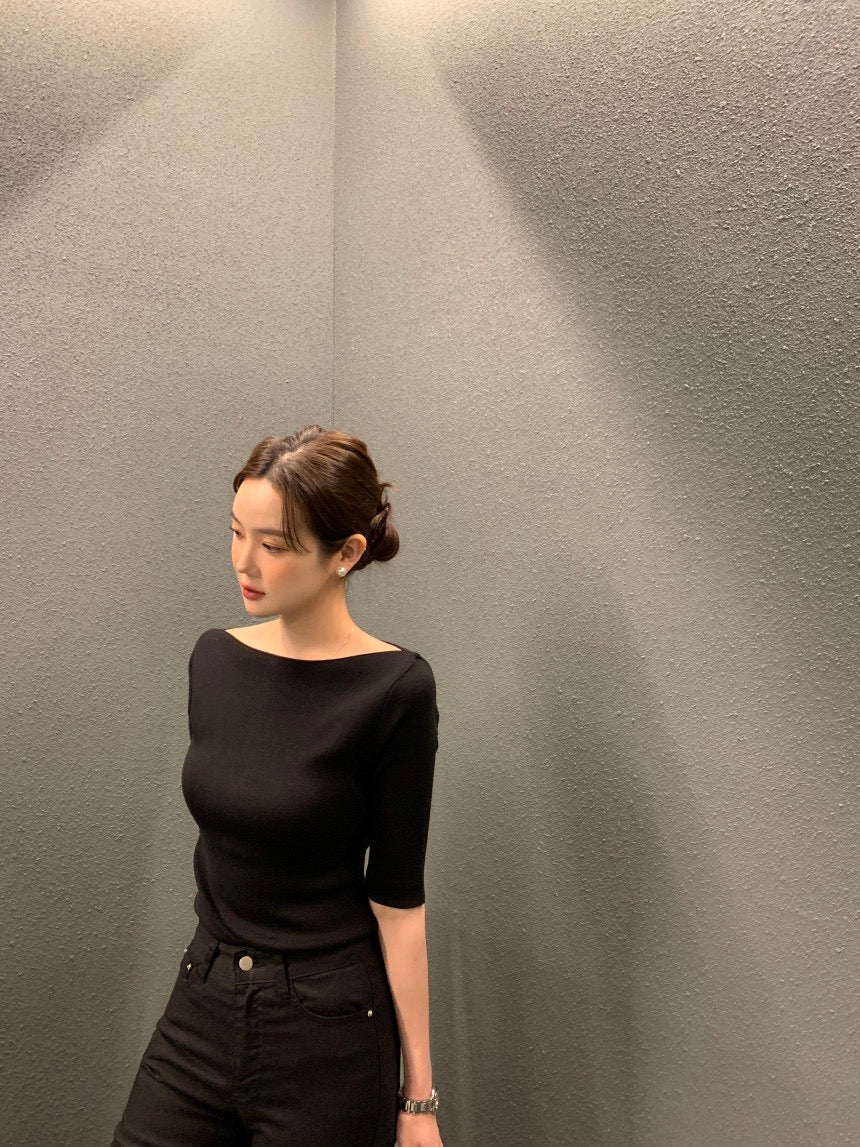 Korean-style mid-sleeve knit top