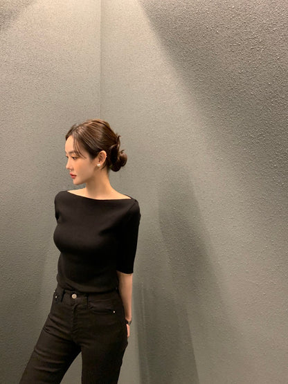 Korean-style mid-sleeve knit top