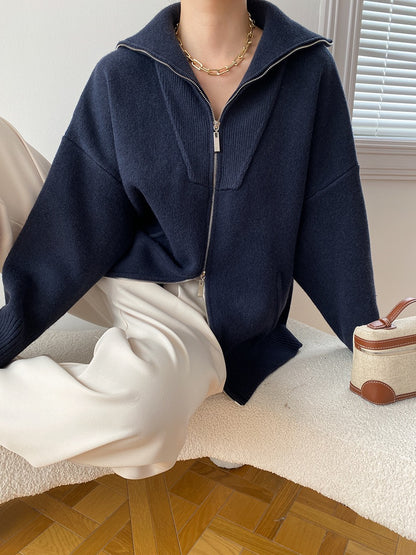 アウトポケット付きのオーバーサイズニットカーディガン