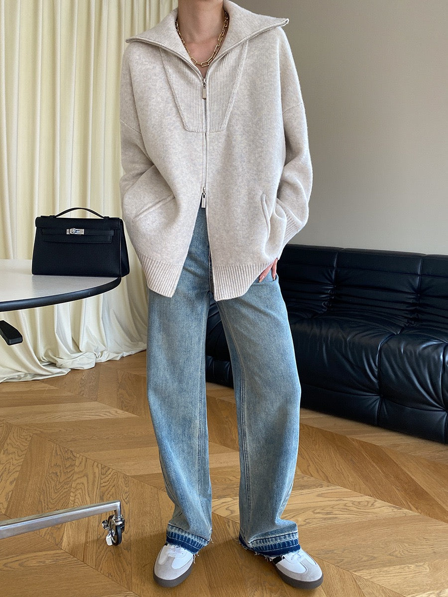 アウトポケット付きのオーバーサイズニットカーディガン