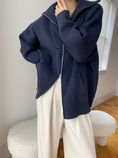 アウトポケット付きのオーバーサイズニットカーディガン