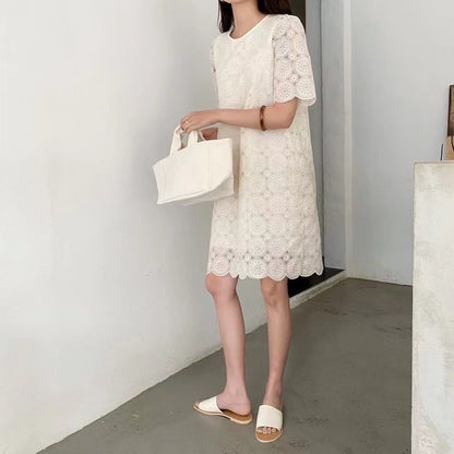 フレンチラウンドネックレースワンピース