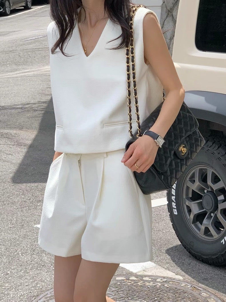 Vネックショートパンツセット