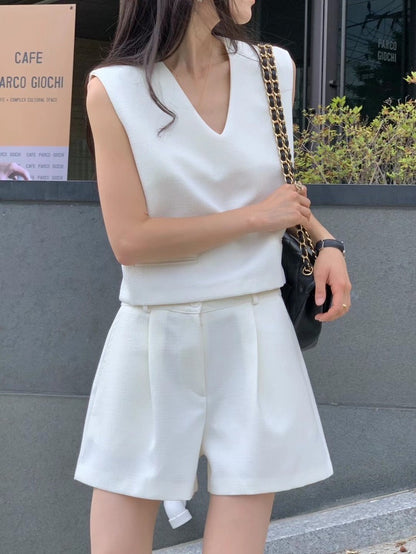 Vネックショートパンツセット