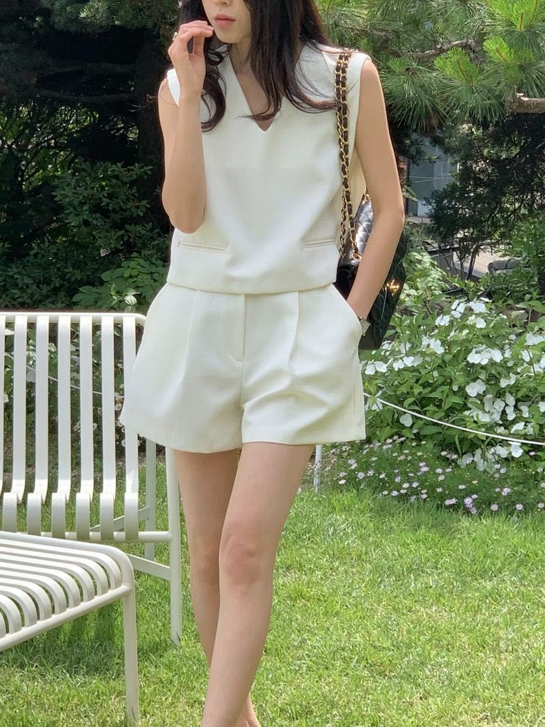 Vネックショートパンツセット