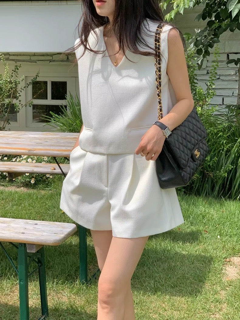 Vネックショートパンツセット