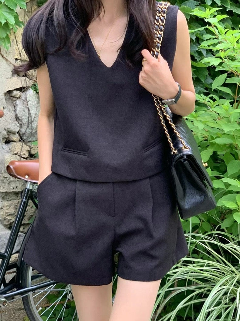 Vネックショートパンツセット