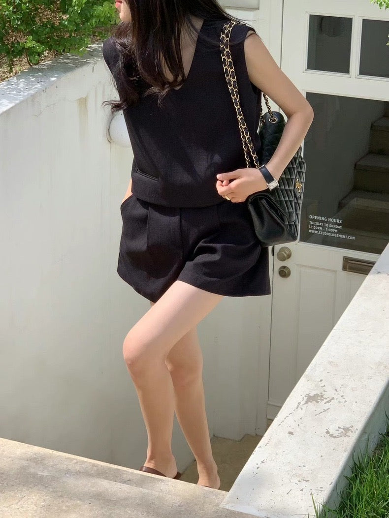 Vネックショートパンツセット