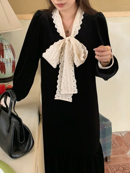 ヴィンテージ風Vネックリボン付きワンピース