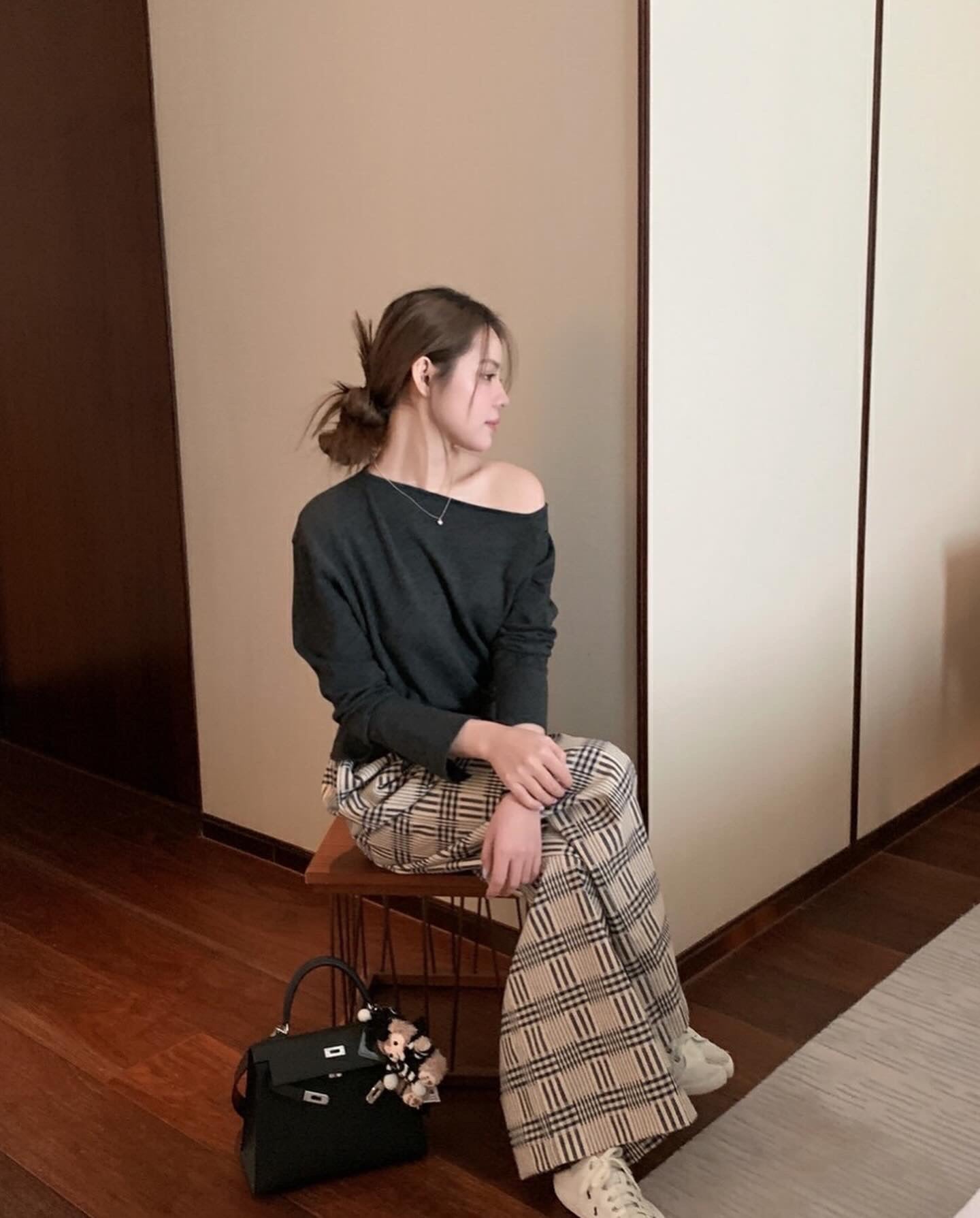 簡約斜肩針織top