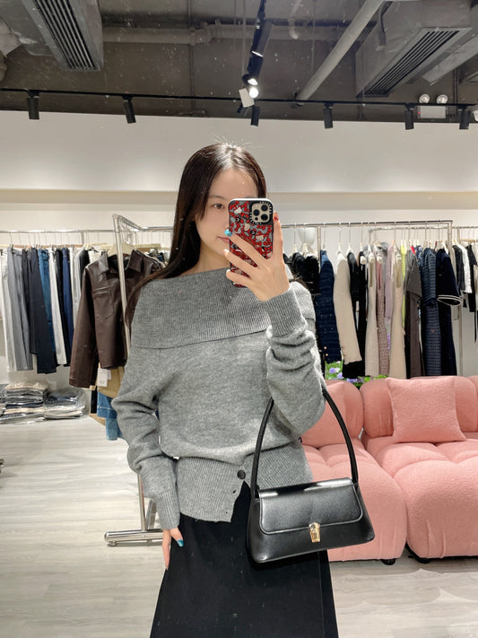 Off-the-shoulder Long Sleeve Top with Atmosphere Vibe