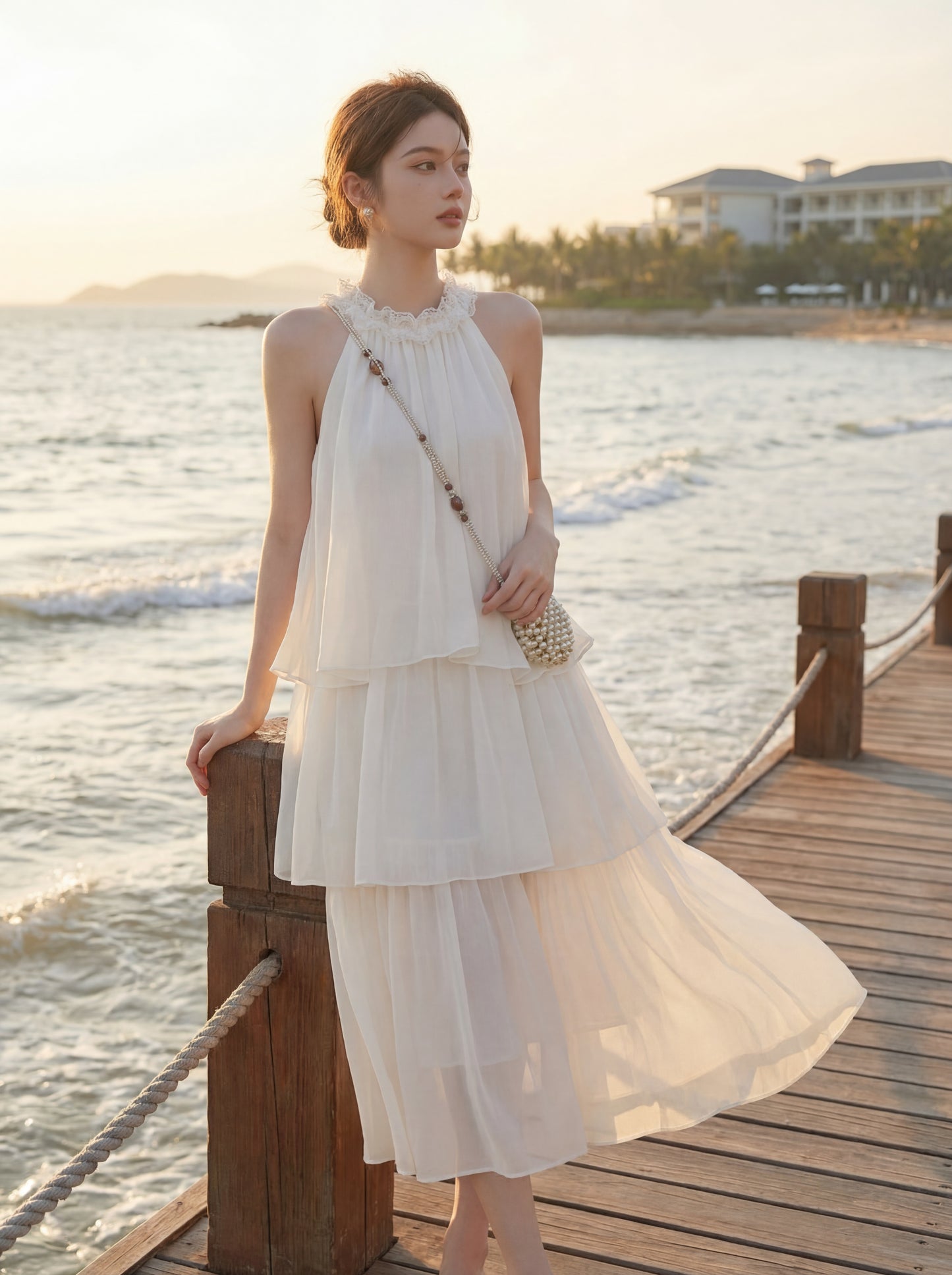 レースホルターネックティアードワンピース