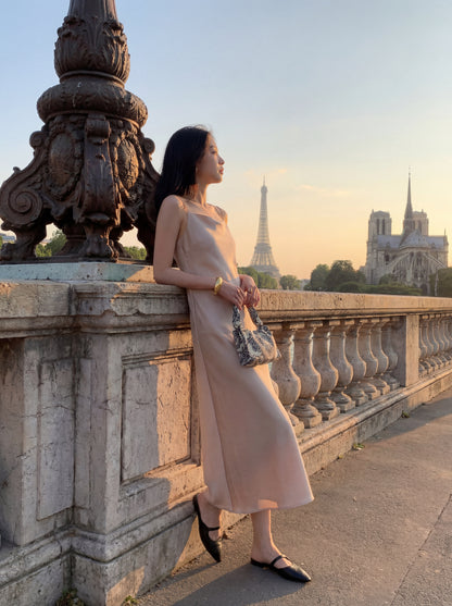 高級光澤緞面吊帶連身裙