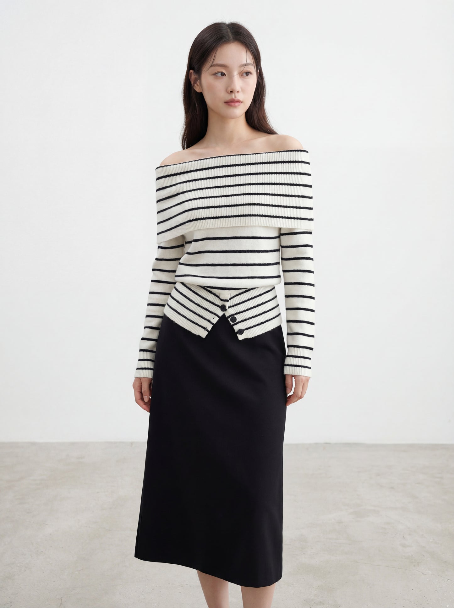 氛圍感一字領露肩長袖上衣