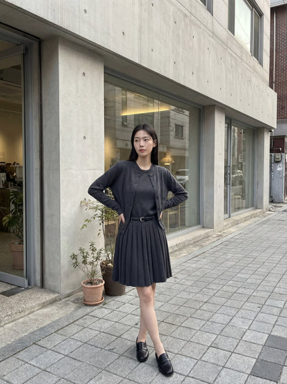 長袖針織開衫＋背心壓褶連身裙套裝