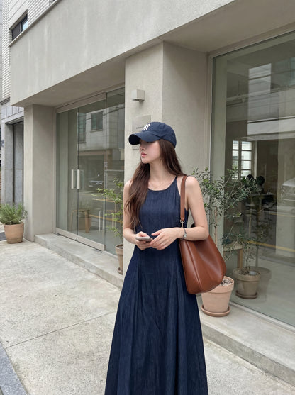 エレガントなデニムサスペンダードレス