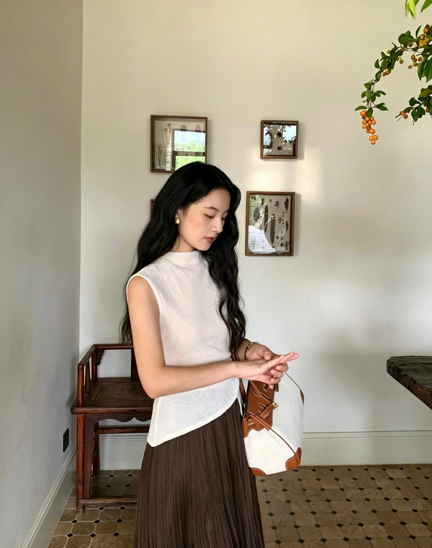 小高領肌理側綁帶無袖上衣