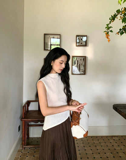 小高領肌理側綁帶無袖上衣