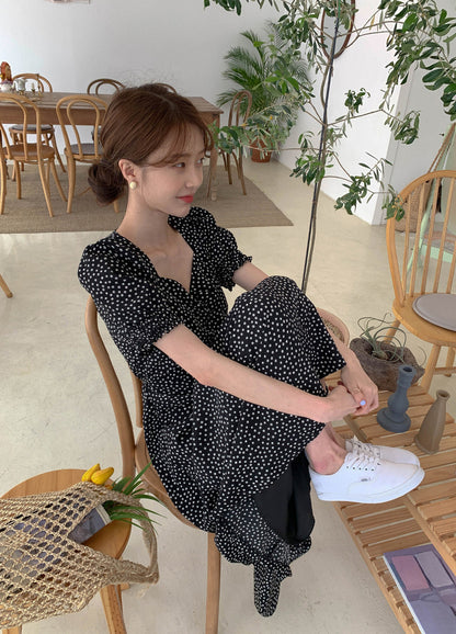 ドット柄スクエアネックワンピース